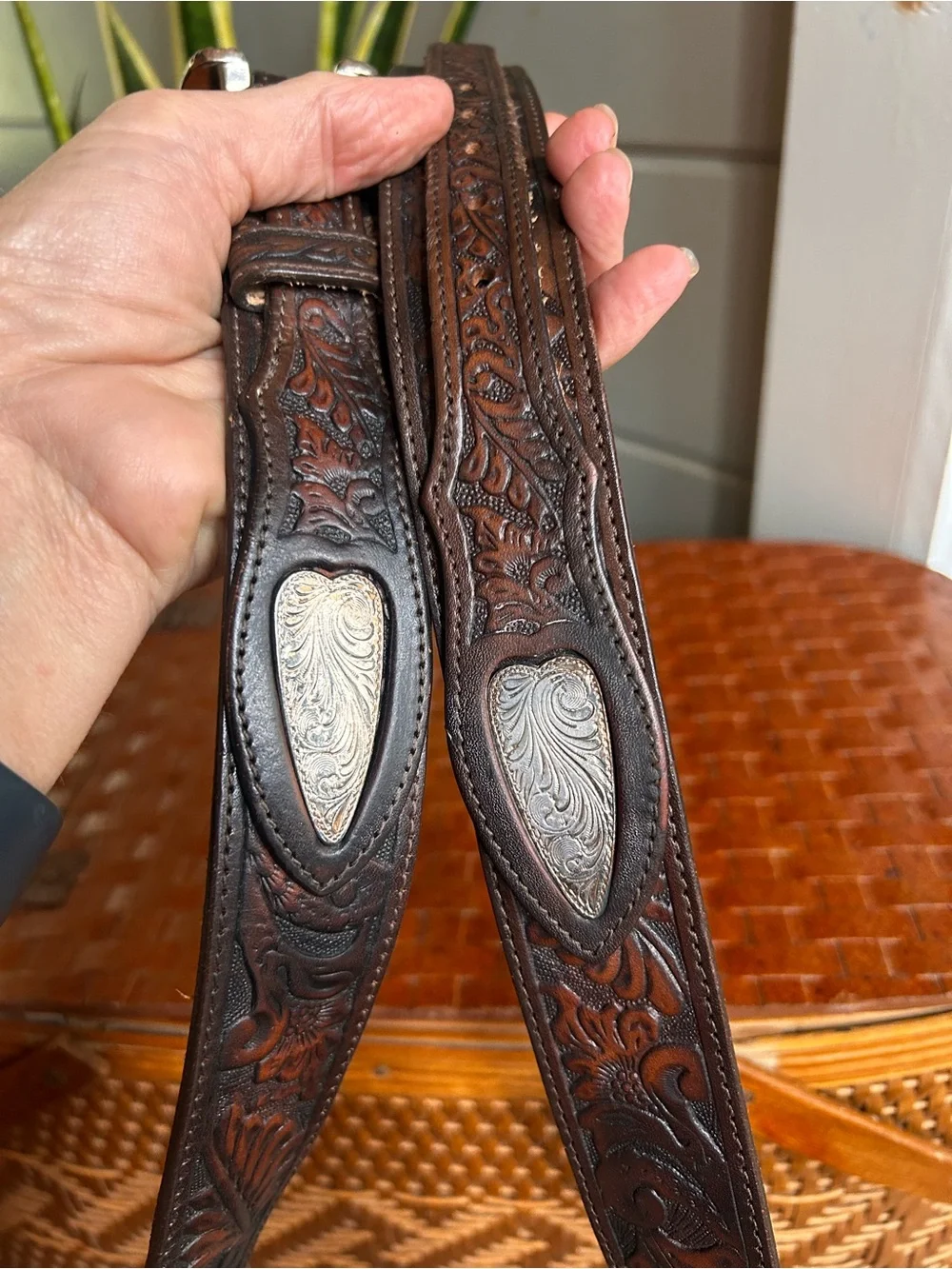 Vintage Justin Men’s 40 Tooled Leather Western Concho Belt USA Cowboy Rodeo